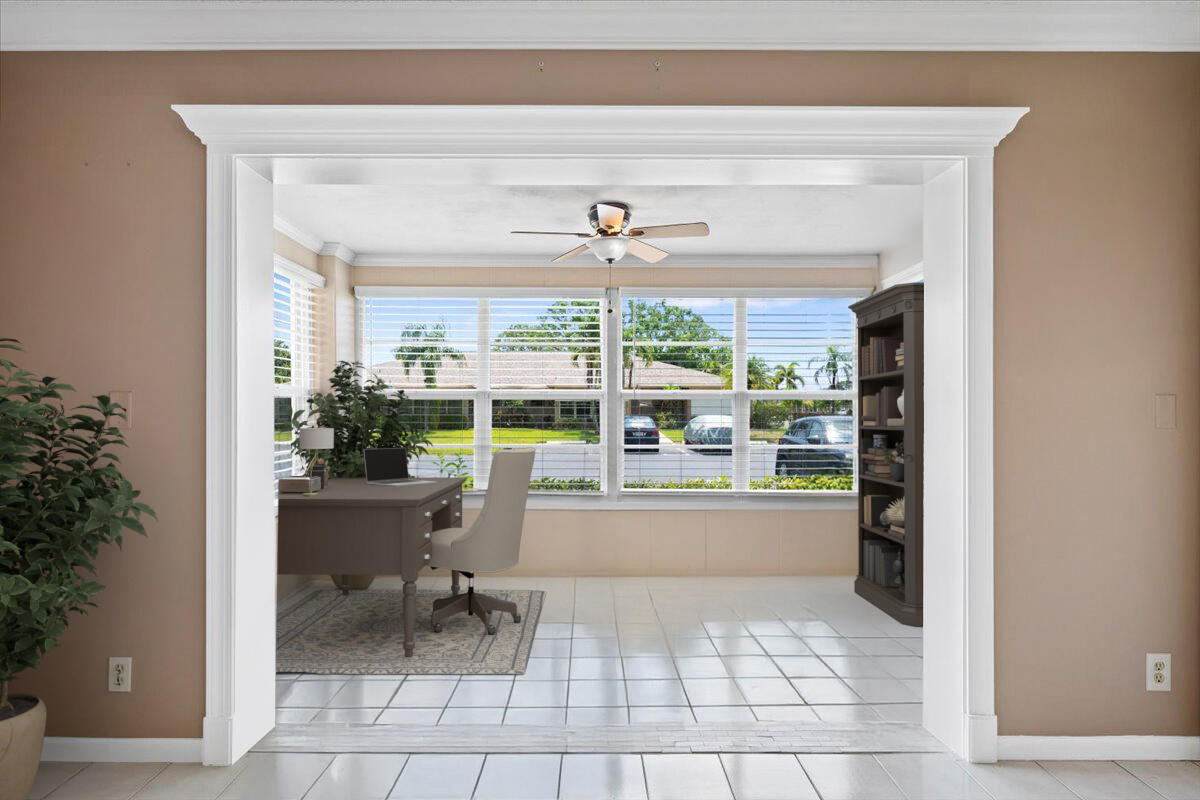 1422 High Point Way Northwest, Unit B Delray Beach, FL 33445 - Photo 4 of 33 09-LUX_0886