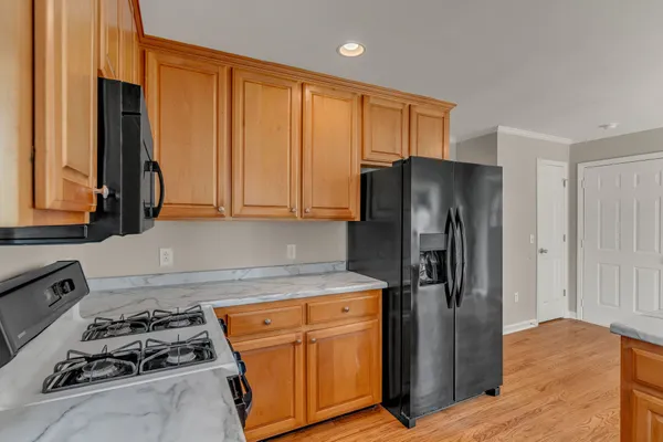 $2,195 | 109 Edgeview Court, Hendersonville, TN 37075