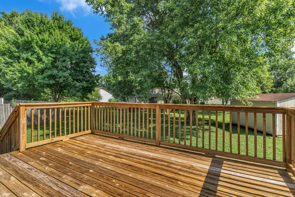 $2,195 | 109 Edgeview Court, Hendersonville, TN 37075