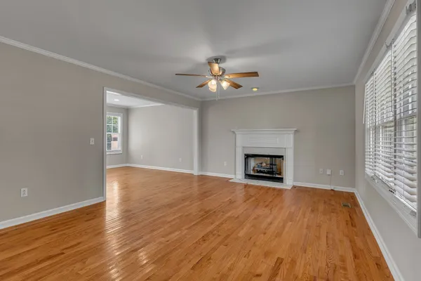 $2,195 | 109 Edgeview Court, Hendersonville, TN 37075