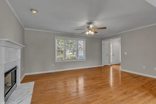 $2,195 | 109 Edgeview Court, Hendersonville, TN 37075