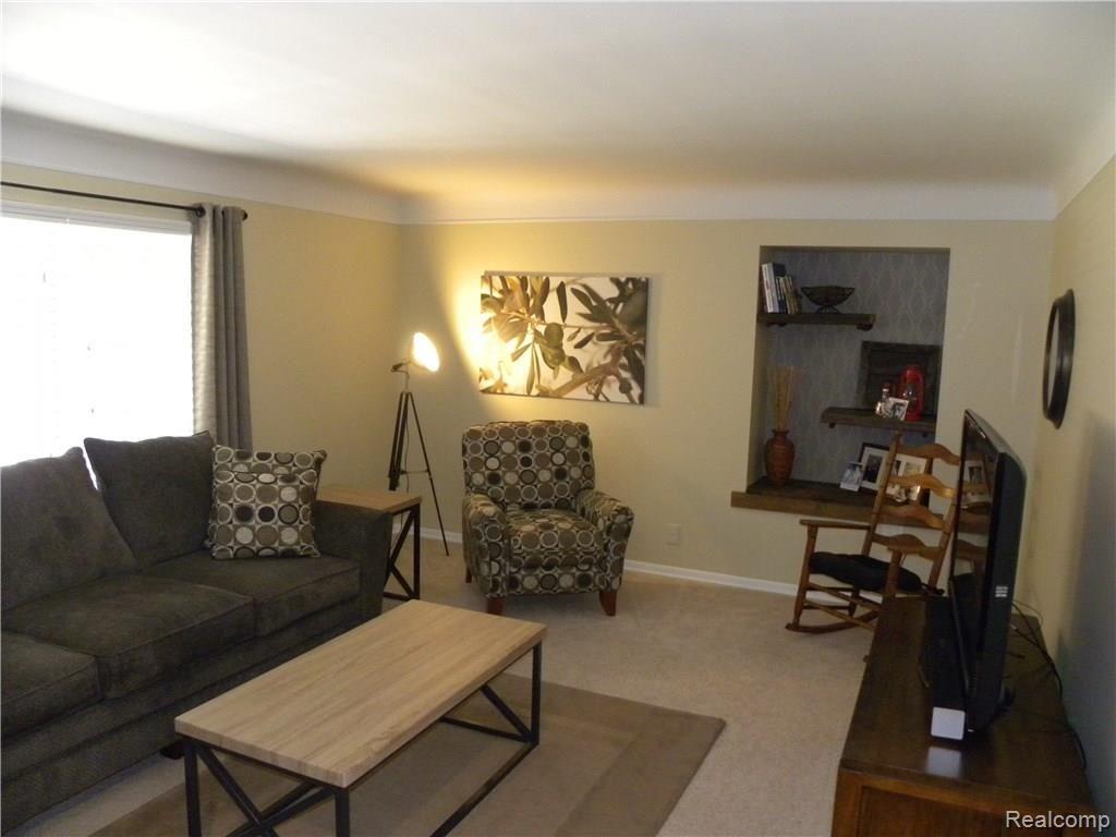 23268 Rochelle Street Macomb, MI 48042 - Photo 36 of 67 029.JPG