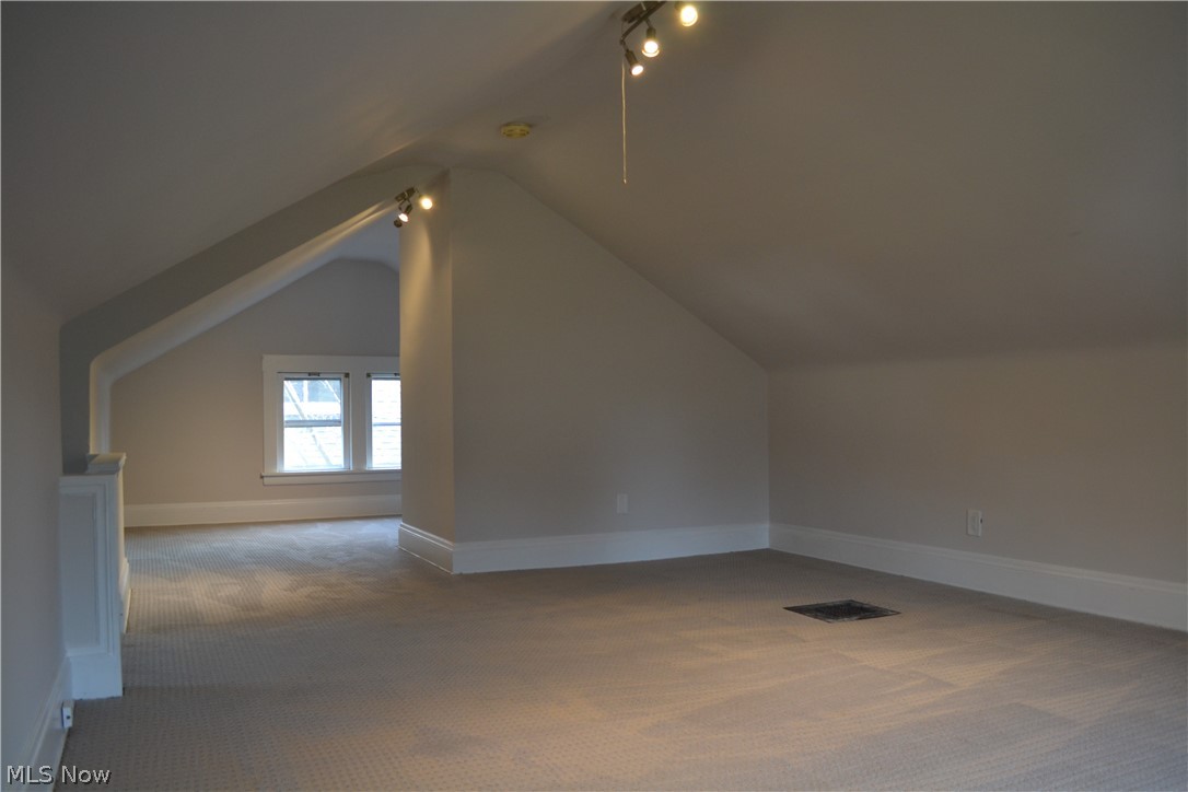 3123 East Overlook Road Cleveland, OH 44118 - Photo 26 of 29 Gallery Image 26