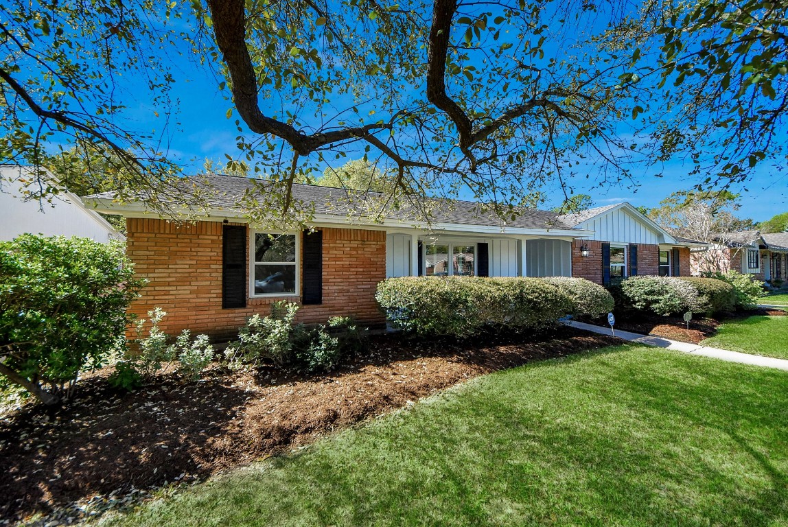 10719 Burgoyne Road Houston, TX 77042 - Photo 2 of 36 Charming curb appeal welcomes you to this beautifully maintained home in the heart of the Energy Corridor.
