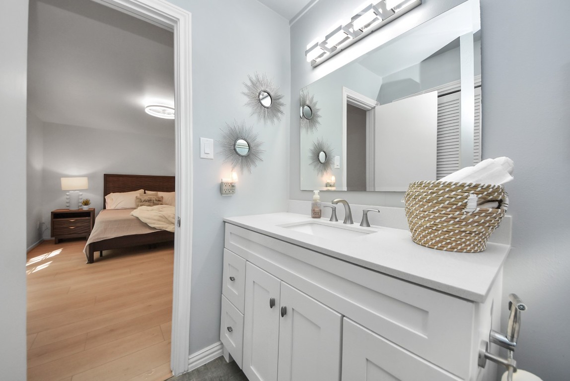 10719 Burgoyne Road Houston, TX 77042 - Photo 25 of 36