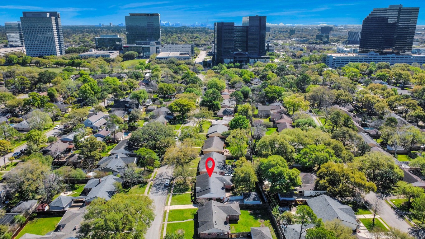 10719 Burgoyne Road Houston, TX 77042 - Photo 29 of 36