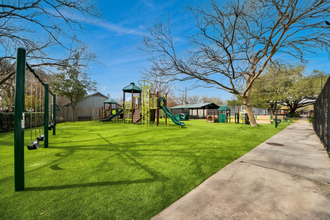 10719 Burgoyne Road Houston, TX 77042 - Photo 32 of 36