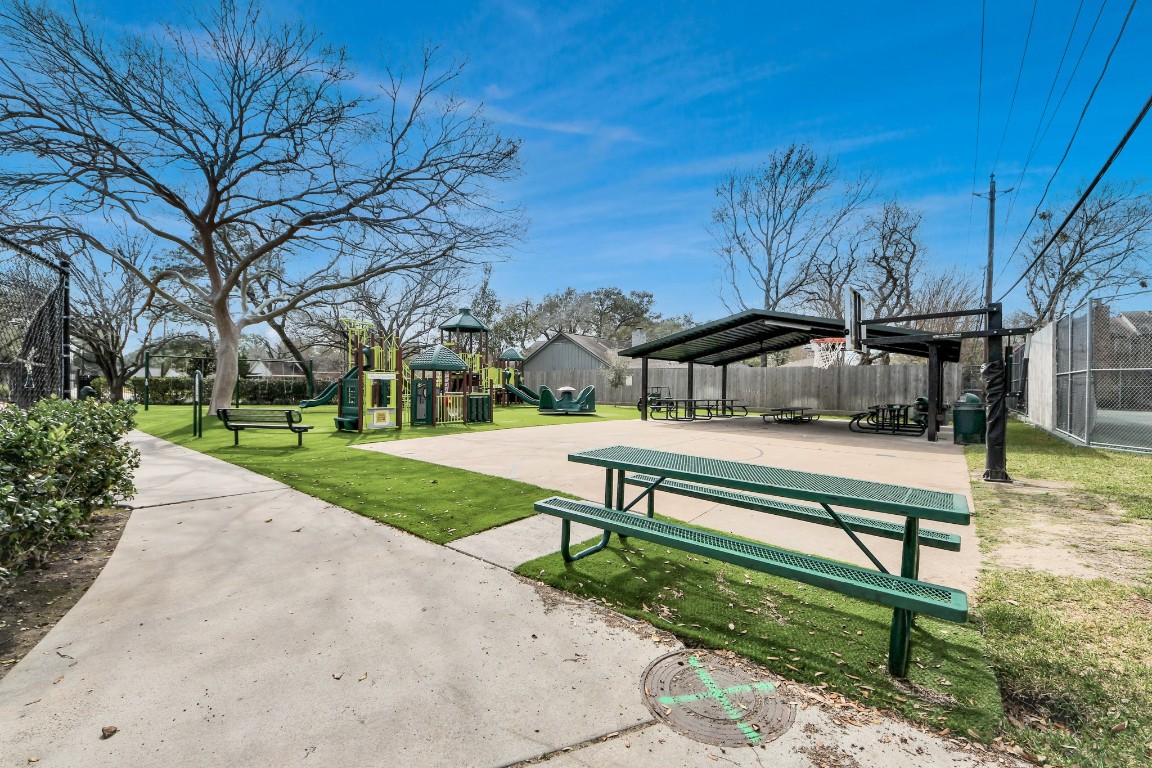 10719 Burgoyne Road Houston, TX 77042 - Photo 33 of 36