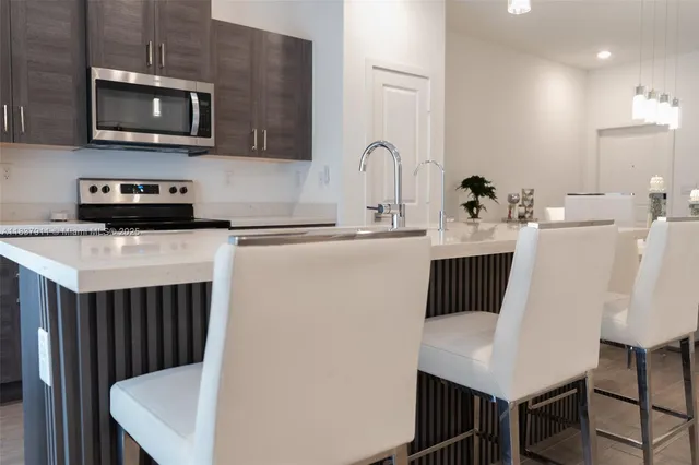 $440,000 | 824 South E 18th Street, Homestead, FL 33034