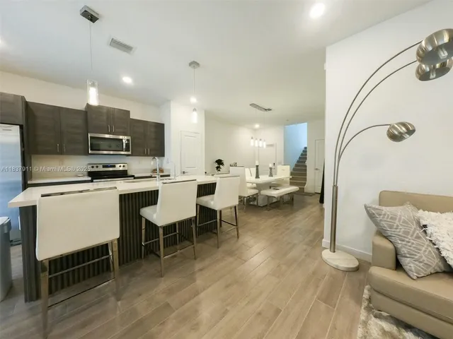 $440,000 | 824 South E 18th Street, Homestead, FL 33034