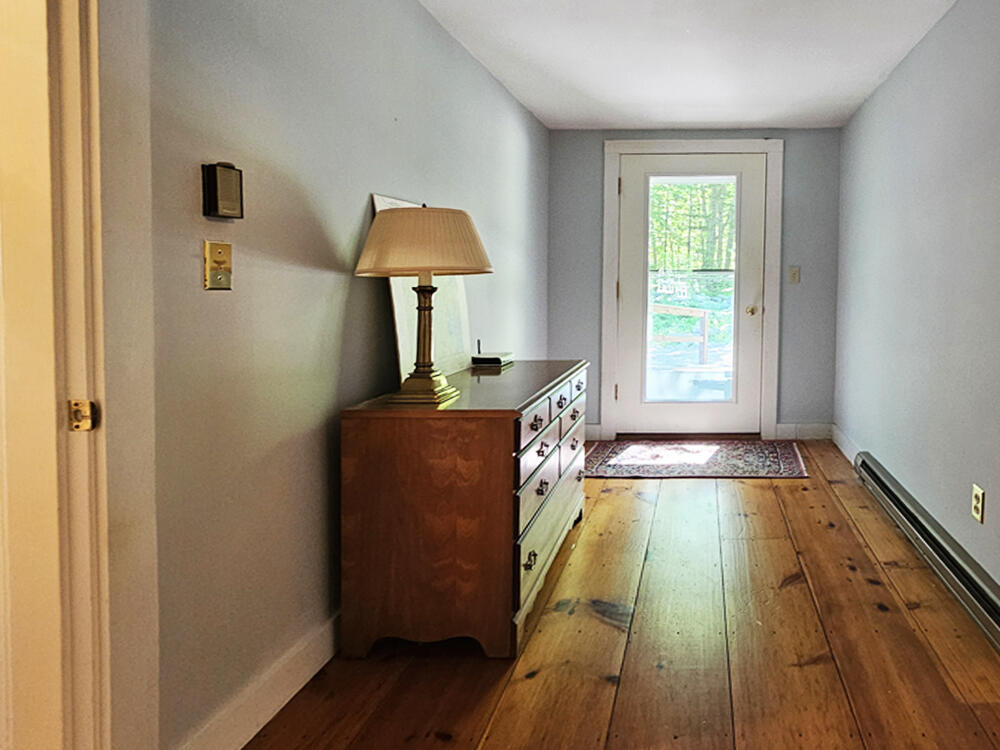 190 Heath Road Bremen, ME 04551 - Photo 38 of 57 Entry Hall