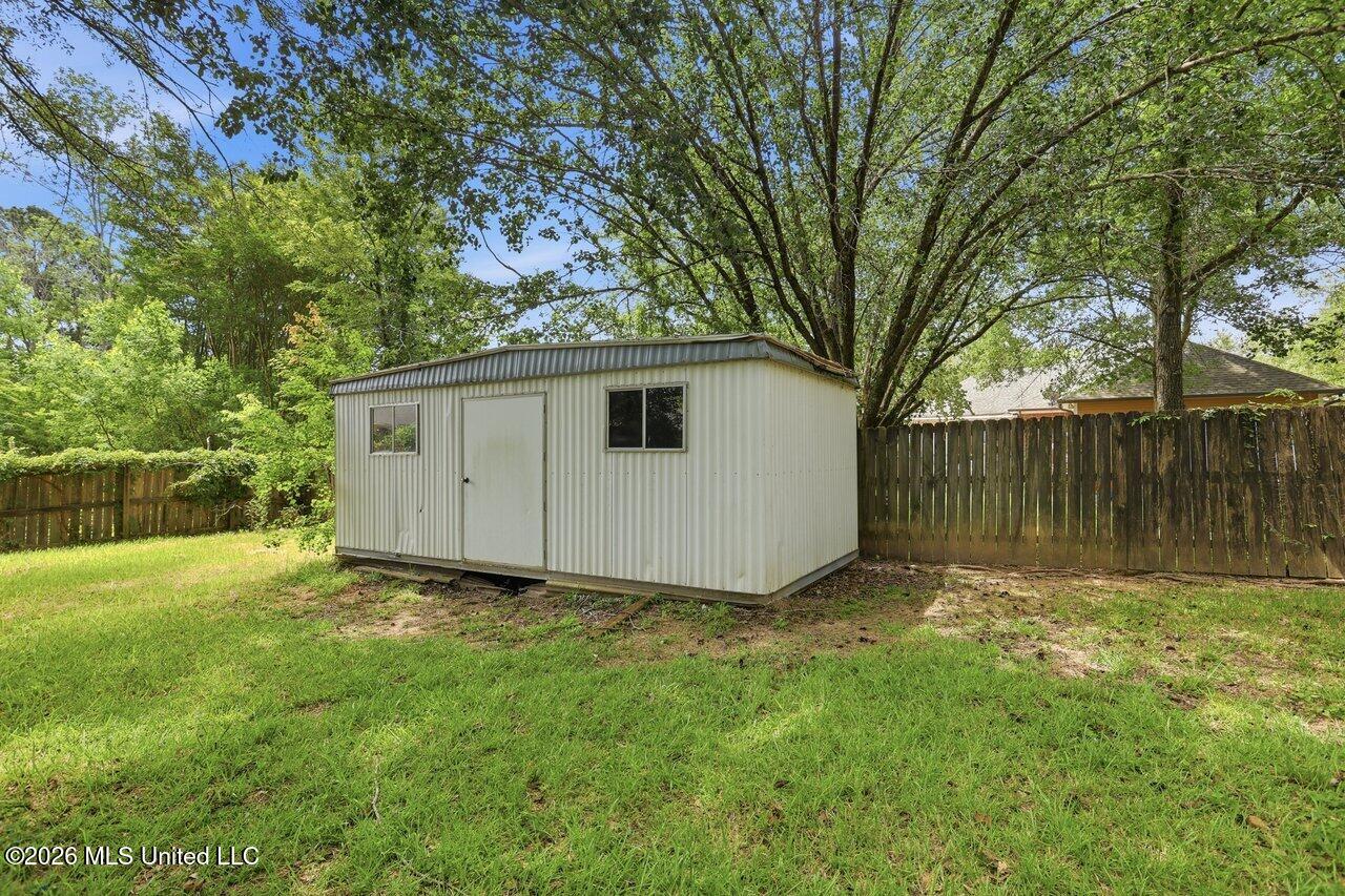 153 Oak Ridge Circle Madison, MS 39110 - Photo 31 of 31 153 Oak Ridge Cir Hometoursms.com 32