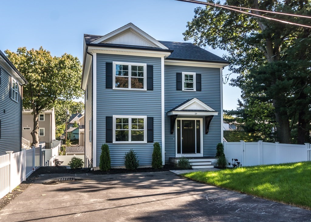 19 Upland Road Waltham, MA 02451 - Photo 3 of 42 Gallery Image 3