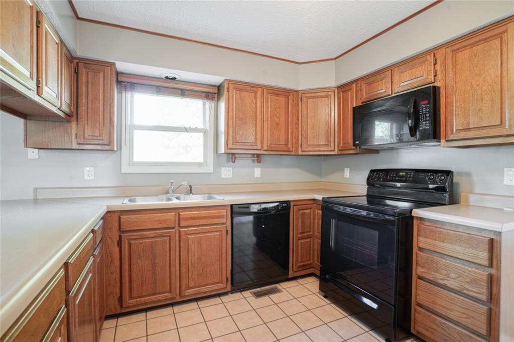 8582 Castle Farms Road Indianapolis, IN 46256 - Photo 9 of 25 Gallery Image 9