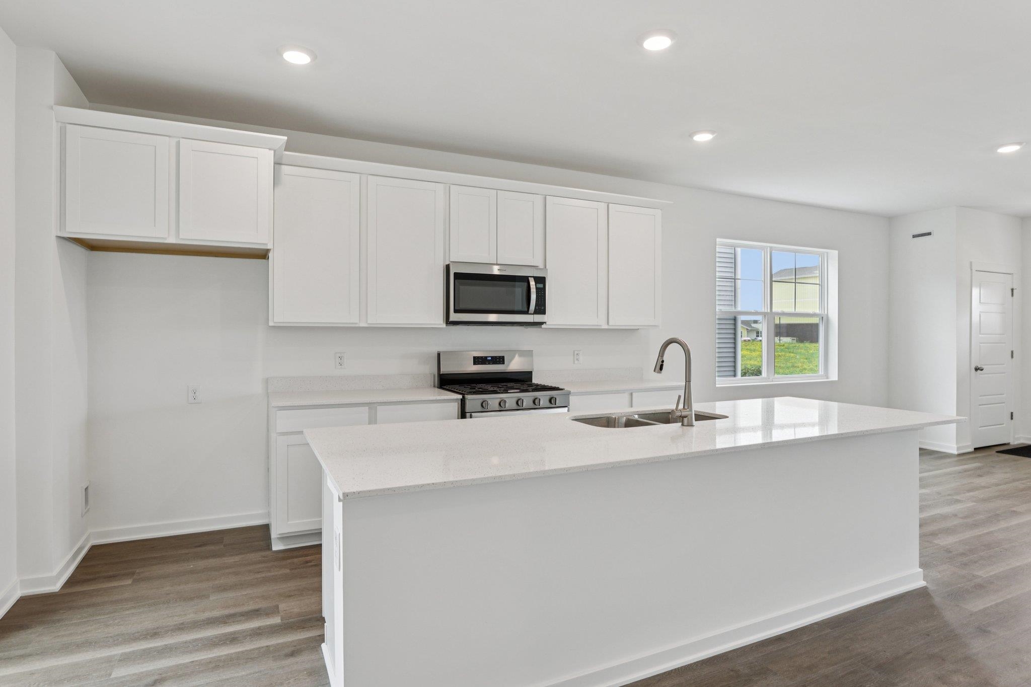 425 Trysil Alley South Stoughton, WI 53589 - Photo 11 of 38