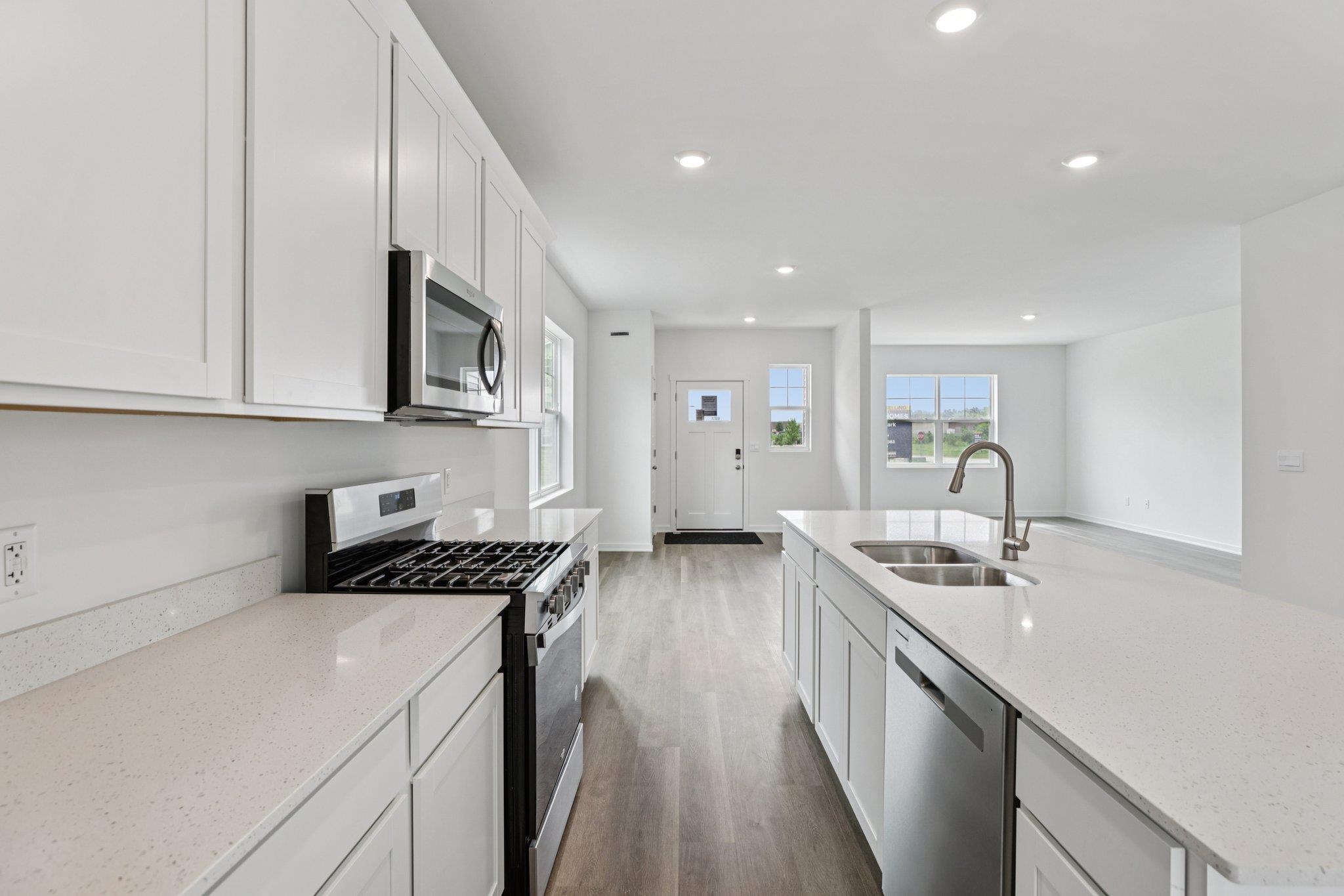 425 Trysil Alley South Stoughton, WI 53589 - Photo 12 of 38