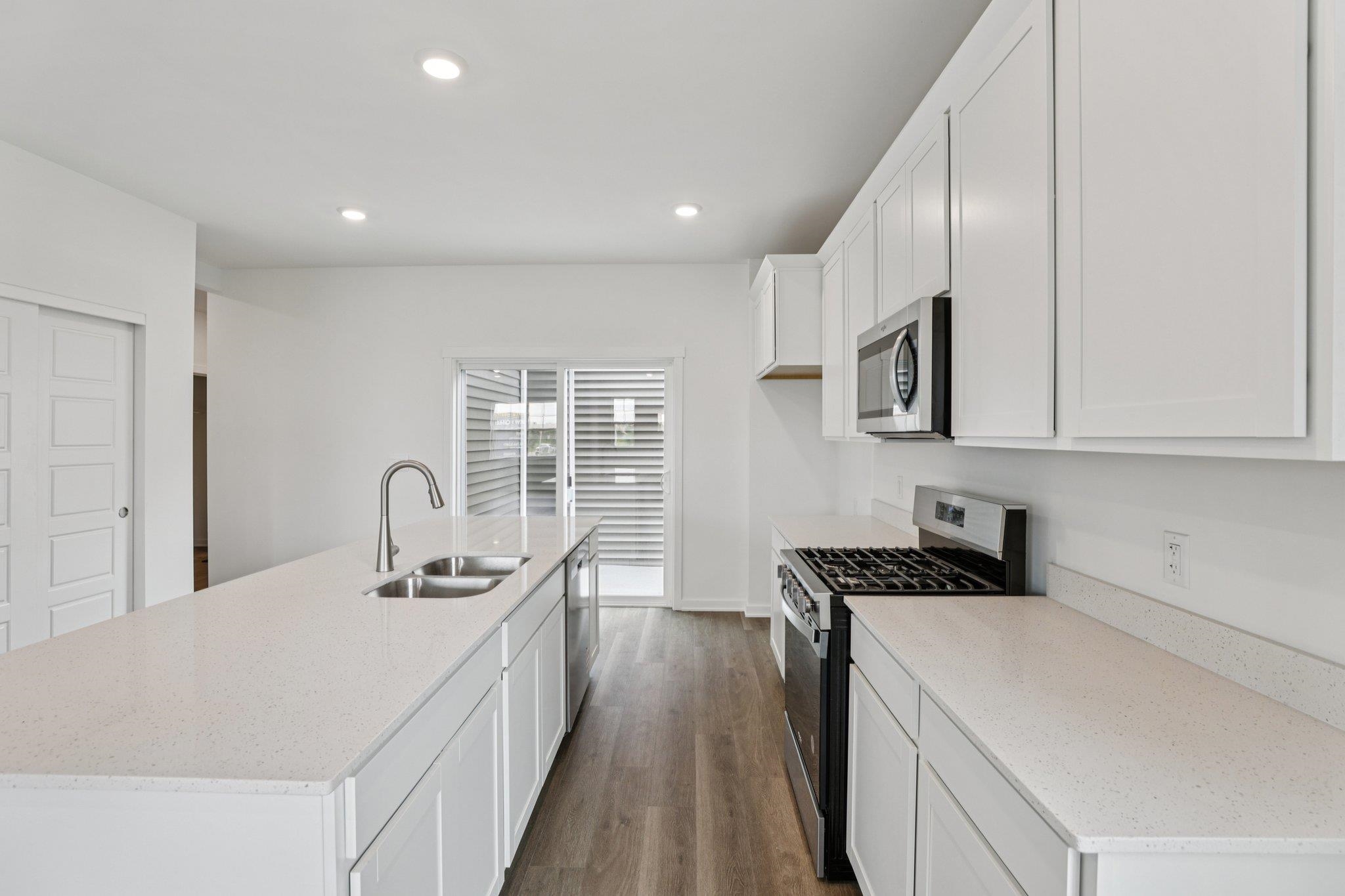 425 Trysil Alley South Stoughton, WI 53589 - Photo 13 of 38