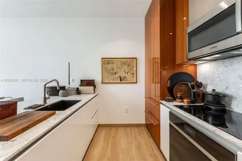 $7,250 | 2655 South Bayshore Drive, Unit 807, Miami, FL 33133