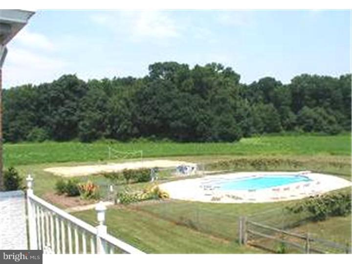 120 Oechsle Road Woodstown, NJ 08098 - Photo 10 of 14 a view of a terrace with yard