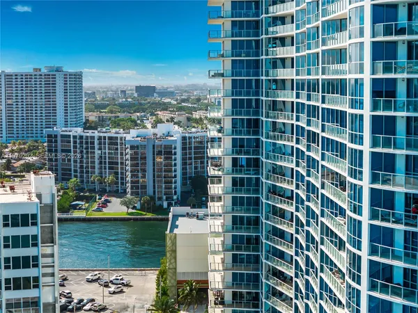 $8,000 | 3101 South Ocean Drive, Unit 1504, Hollywood, FL 33019