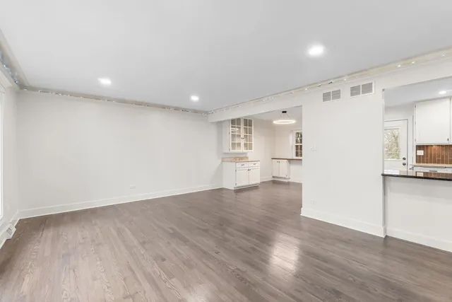 $490,000 | 18-w089 Claremont Drive, Darien, IL 60561