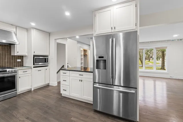 $490,000 | 18-w089 Claremont Drive, Darien, IL 60561