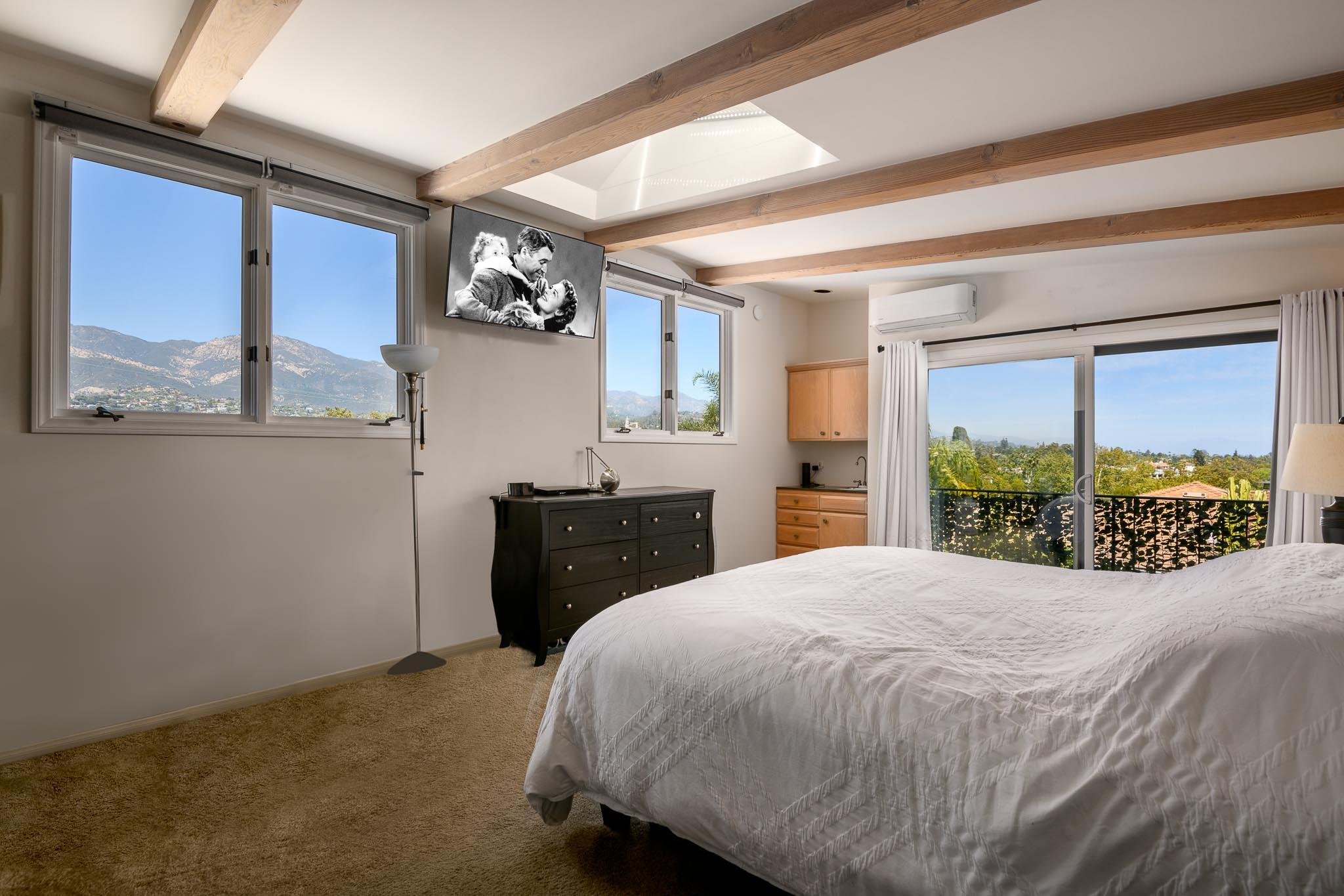 215 Santa Anita Road Santa Barbara, CA 93105 - Photo 8 of 23 Primary bedroom
