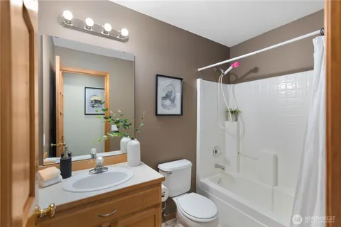 $750,000 | 460 226th Place Northeast, Sammamish, WA 98074