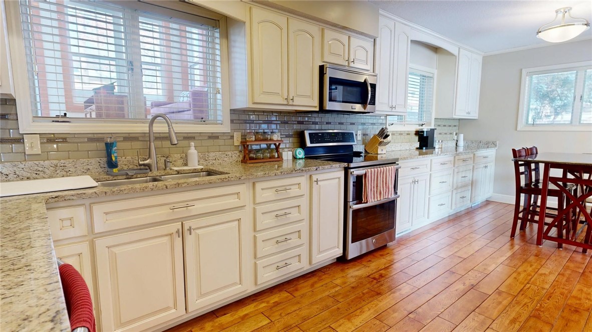 455 Shoreline Drive Decatur, IL 62521 - Photo 9 of 38