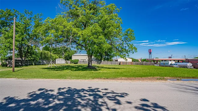 $450,000 | 124 Southwest Anderson Street, Burleson, TX 76028