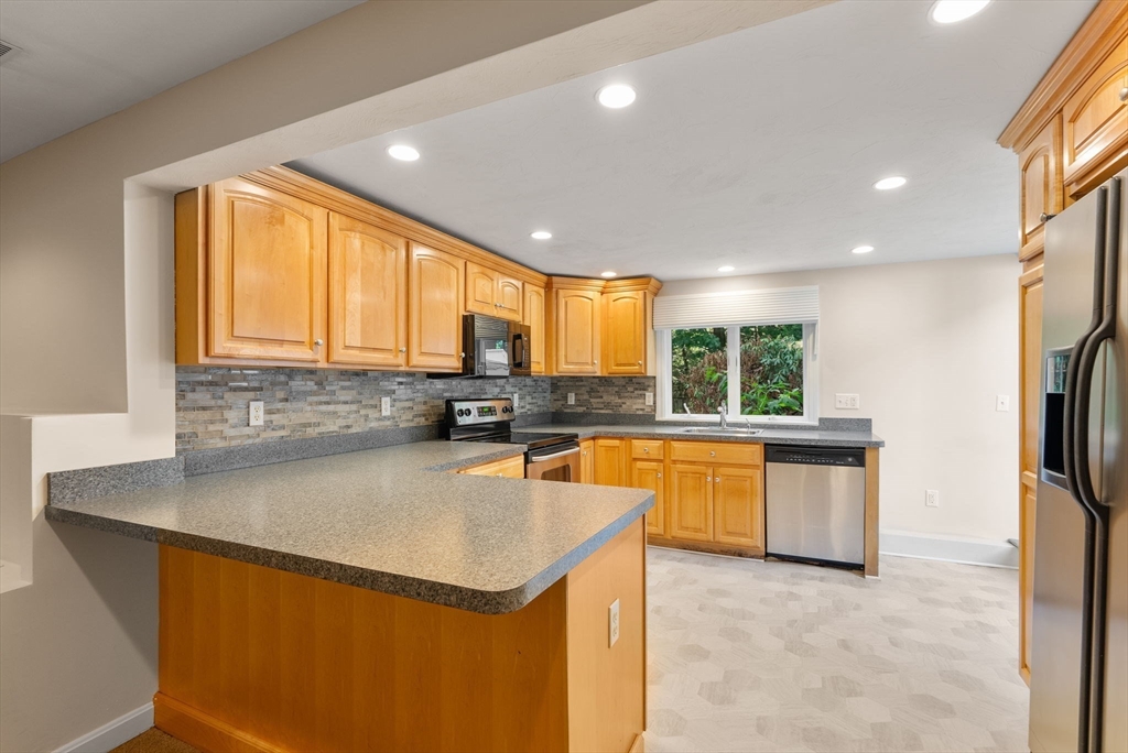 114 Albemarle Road Norwood, MA 02062 - Photo 21 of 42