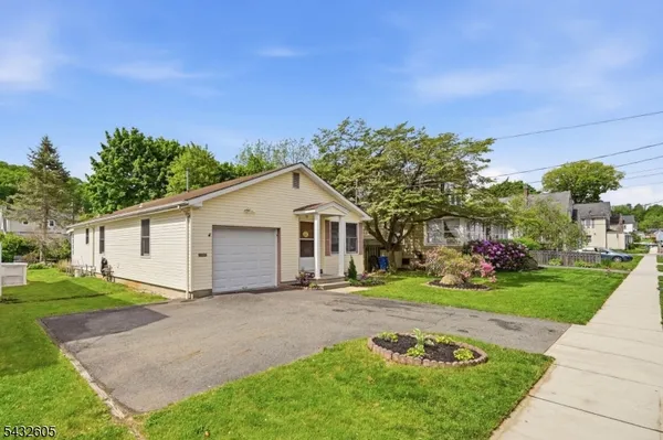 $529,789 | 15 Orchard Street, Bloomingdale, NJ 07403