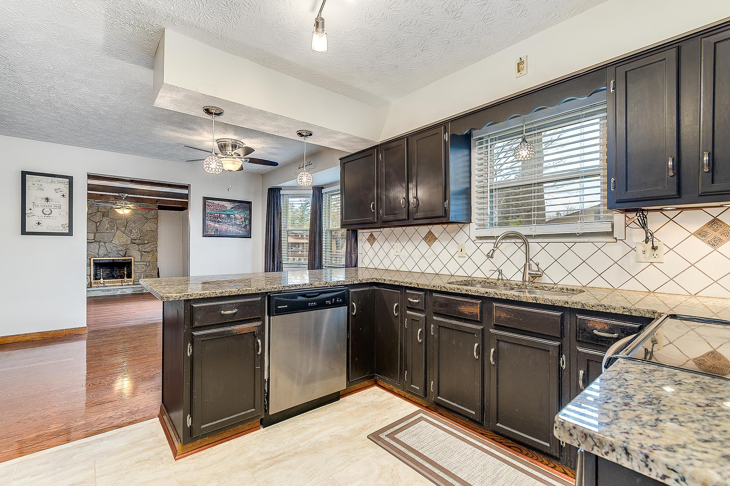 5014 Etna Road Columbus, OH 43213 - Photo 8 of 42