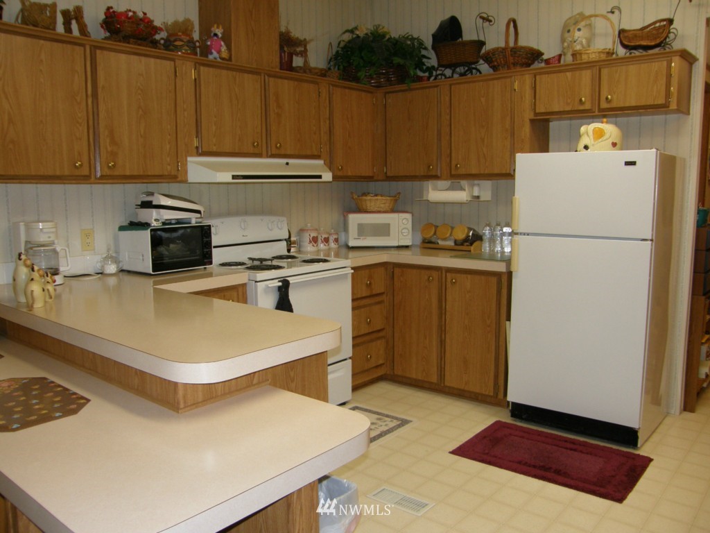 178 East Wishkah Road Aberdeen, WA 98520 - Photo 5 of 23 Gallery Image 5