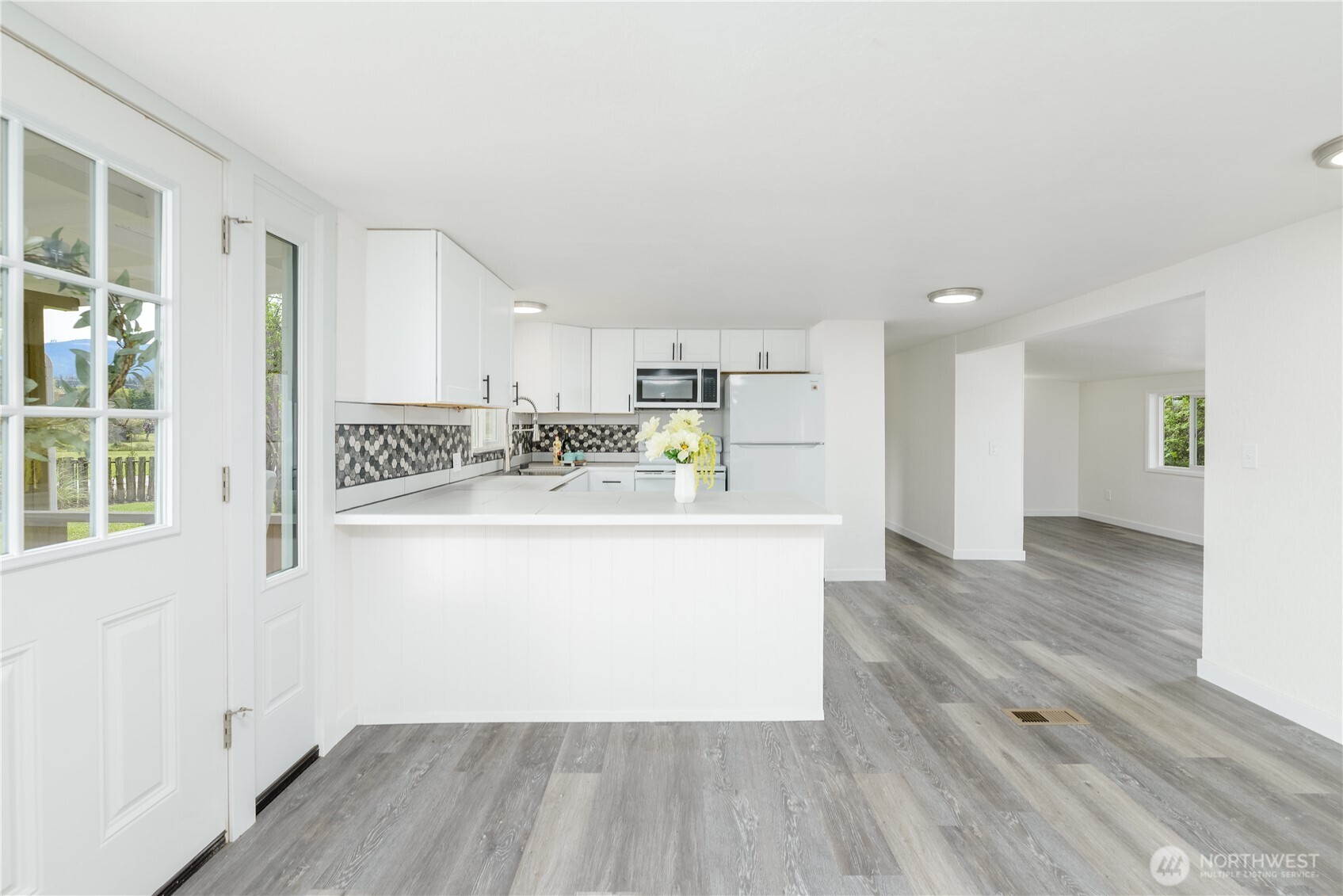 251 Washington Harbor Road Sequim, WA 98382 - Photo 10 of 40