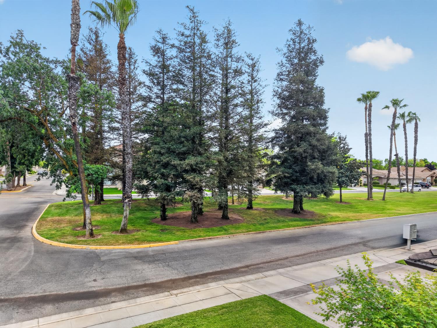 3505 Doubletree Way Madera, CA 93637 - Photo 2 of 45
