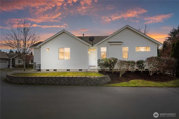 $465,000 | 814 10th Street Southeast, Puyallup, WA 98372