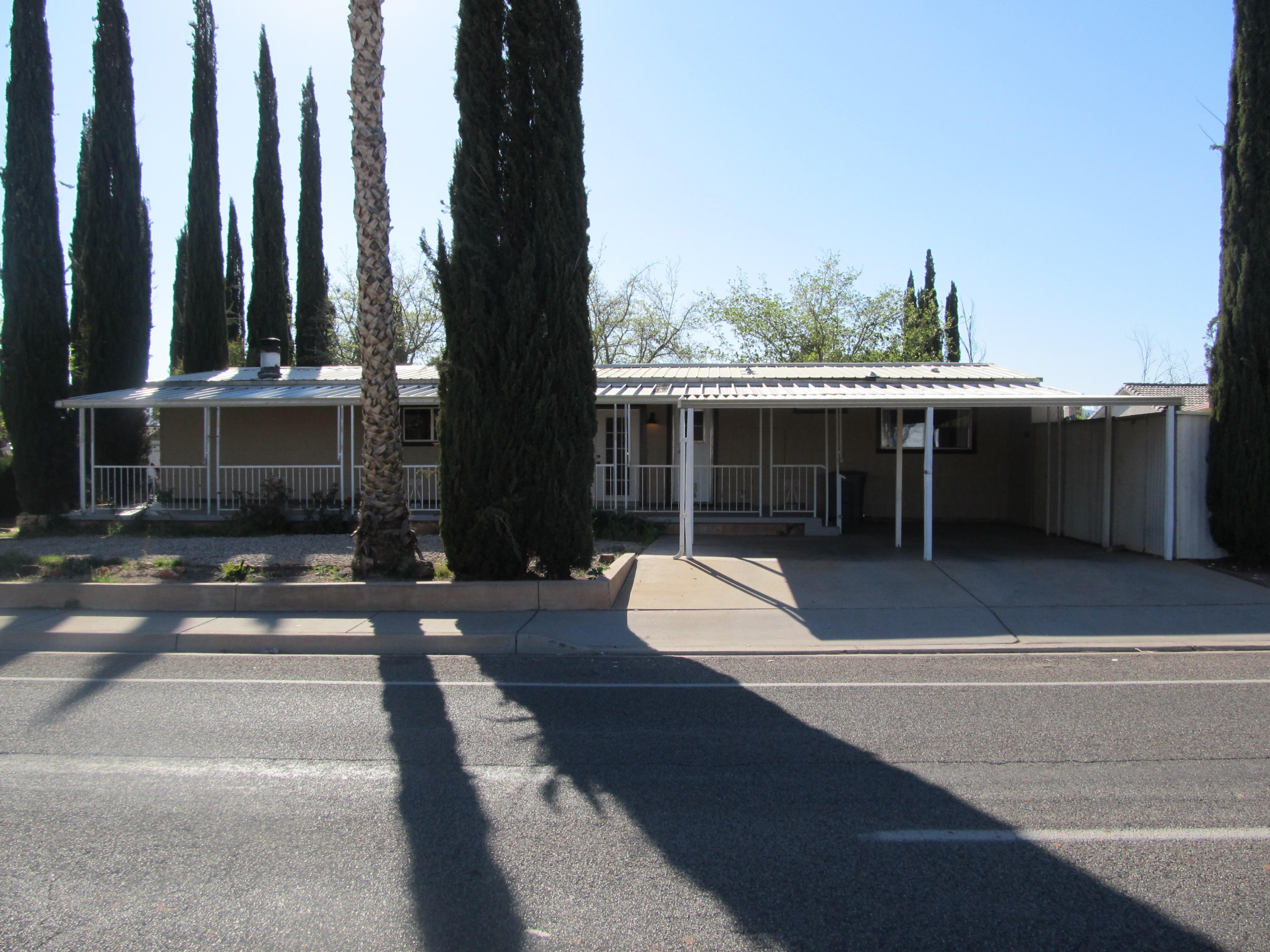 1884 West 1425th Street North St. George, UT 84770 - Photo 1 of 1 Side Photo facing Dixie Dr.