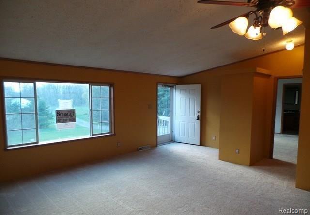1781 Kane Road South Stockbridge, MI 49285 - Photo 3 of 17 LIVING ROOM.jpg
