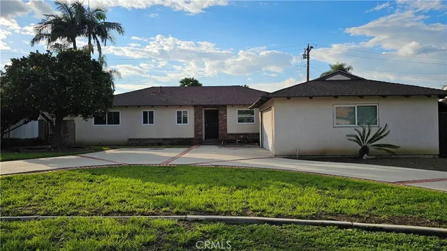a view of outdoor space yard and front view of a house