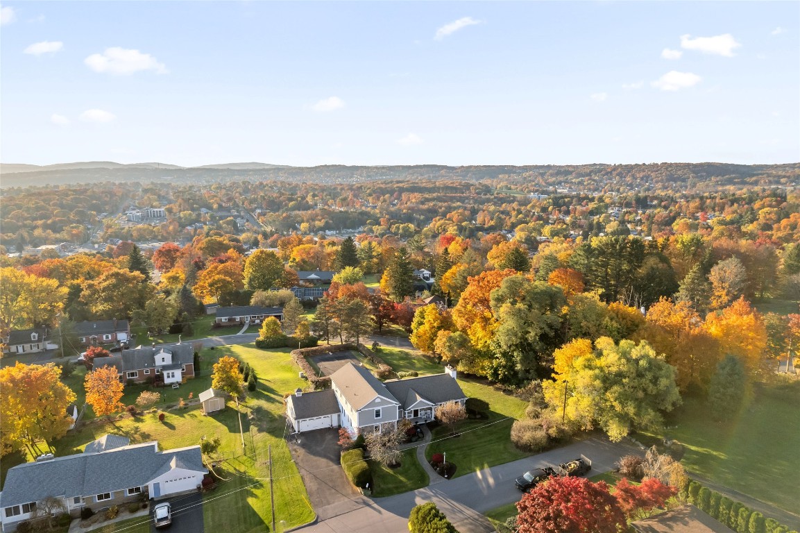 507 Hilltop Road Endicott, NY 13760 - Photo 5 of 49 Gallery Image 5