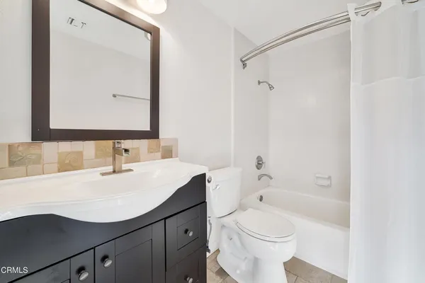 $1,829,999 | 2010 Kingsbridge Way, Oxnard, CA 93035