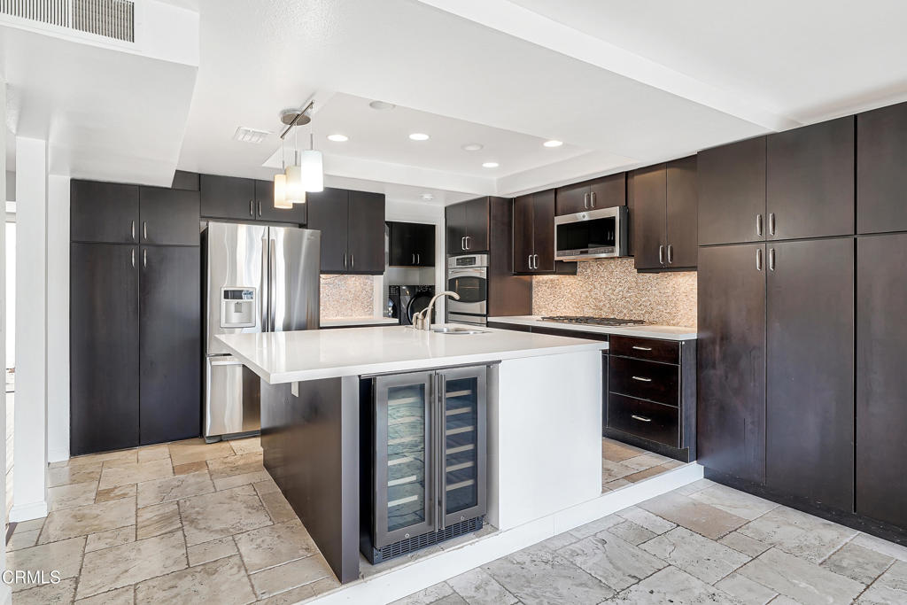 2010 Kingsbridge Way Oxnard, CA 93035 - Photo 6 of 35