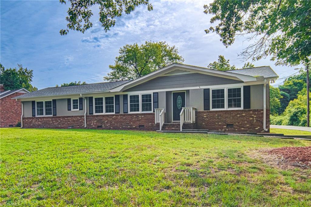 207 Canterbury Road High Point, NC 27262 - Photo 1 of 43 Gallery Image 1