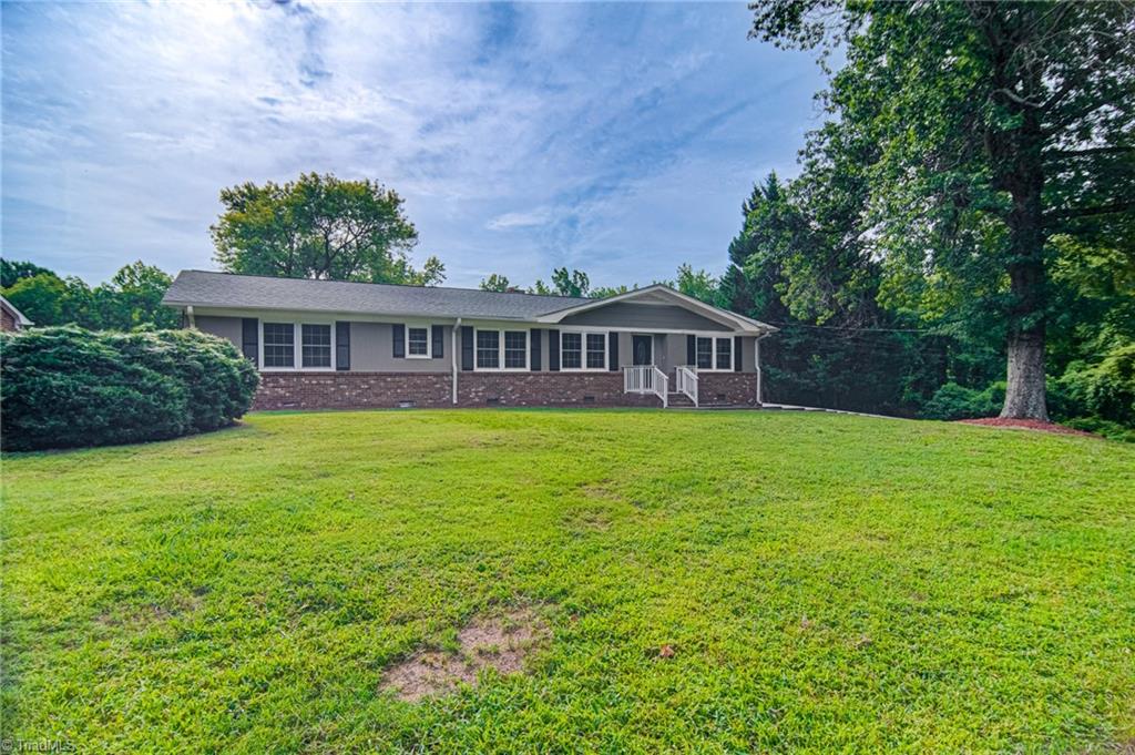 207 Canterbury Road High Point, NC 27262 - Photo 3 of 43 Gallery Image 3