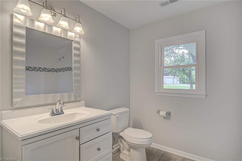 207 Canterbury Road High Point, NC 27262 - Photo 36 of 43 Gallery Image 36