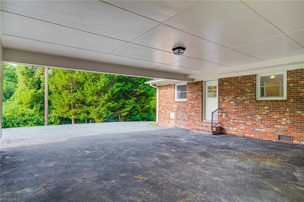 207 Canterbury Road High Point, NC 27262 - Photo 38 of 43 Gallery Image 38