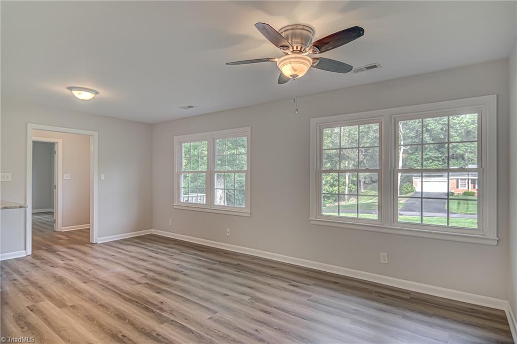 207 Canterbury Road High Point, NC 27262 - Photo 8 of 43 Gallery Image 8