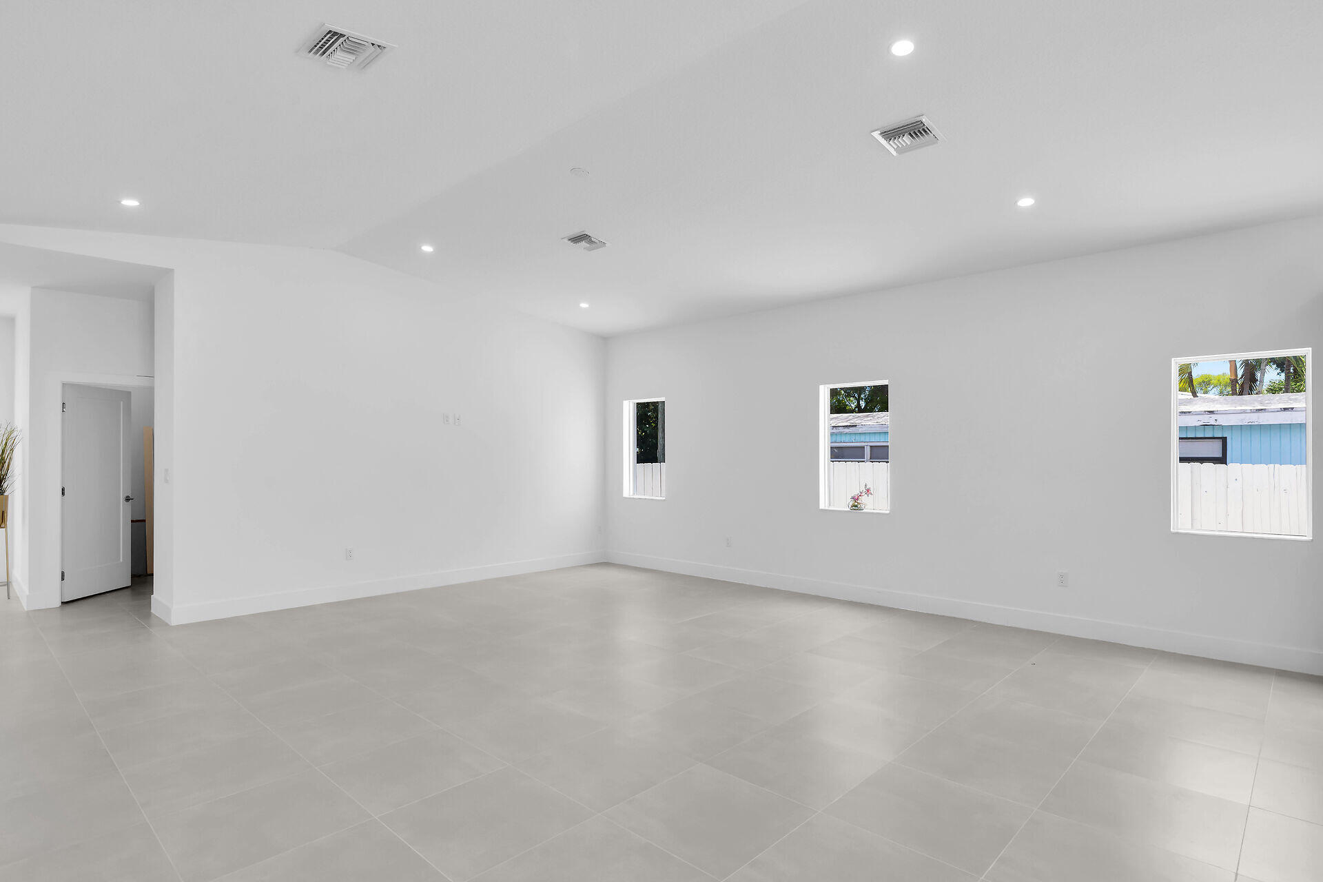 21 Tina Place Key Largo, FL 33037 - Photo 8 of 42 Light and Bright