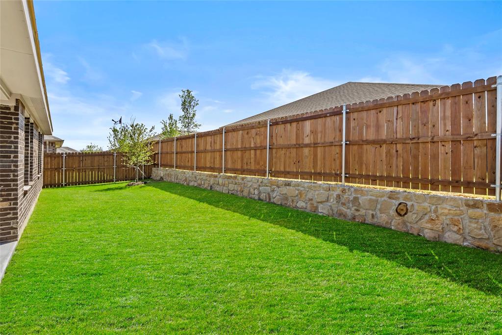 529 Marsh Street Cleburne, TX 76033 - Photo 6 of 29